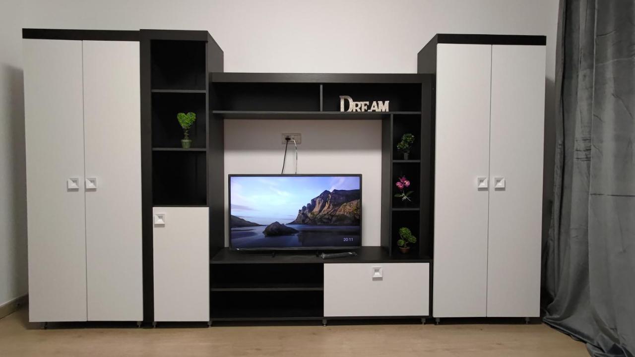 Garsoniera 30Mp Chrysflatty1 - Free Netflix Apartment อาราด ภายนอก รูปภาพ